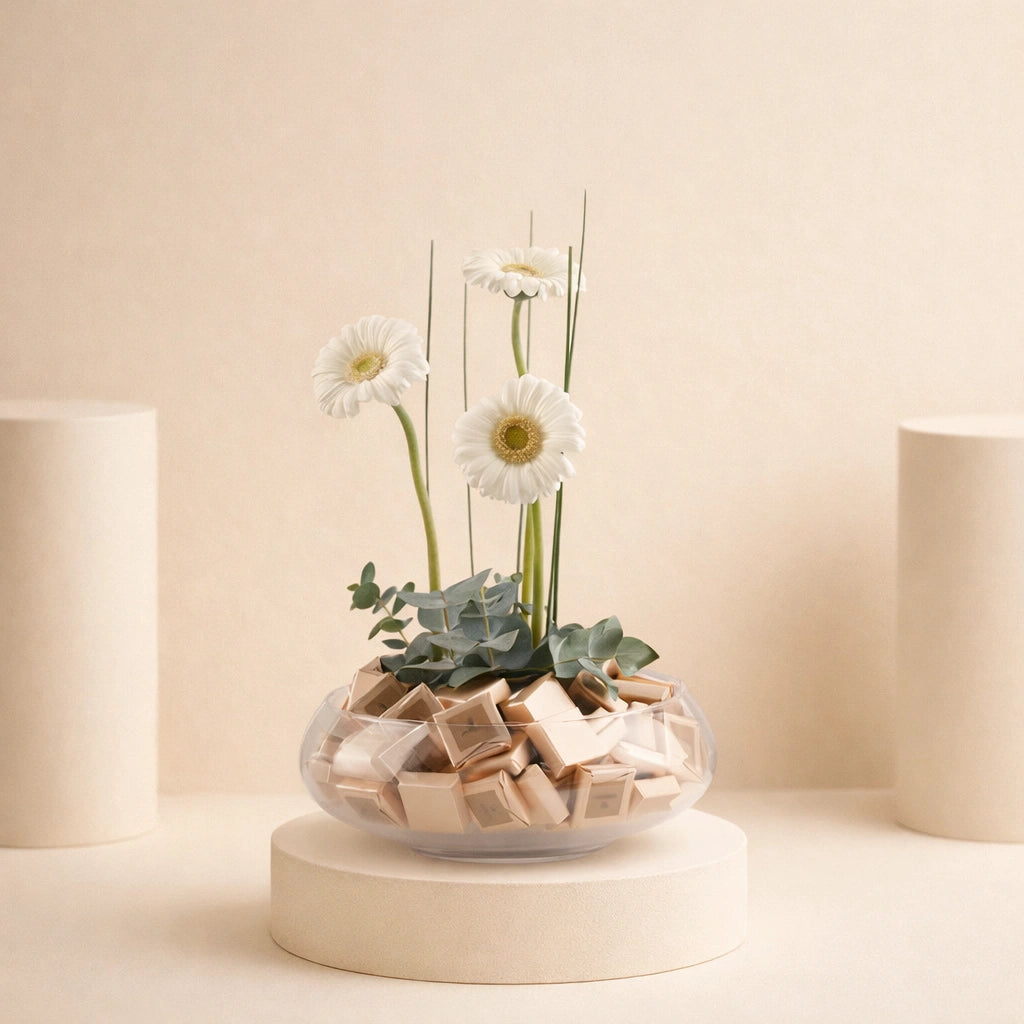 وعاء هدايا أنيق من الشوكولاتة بزهرة الجربيرا والباتشي