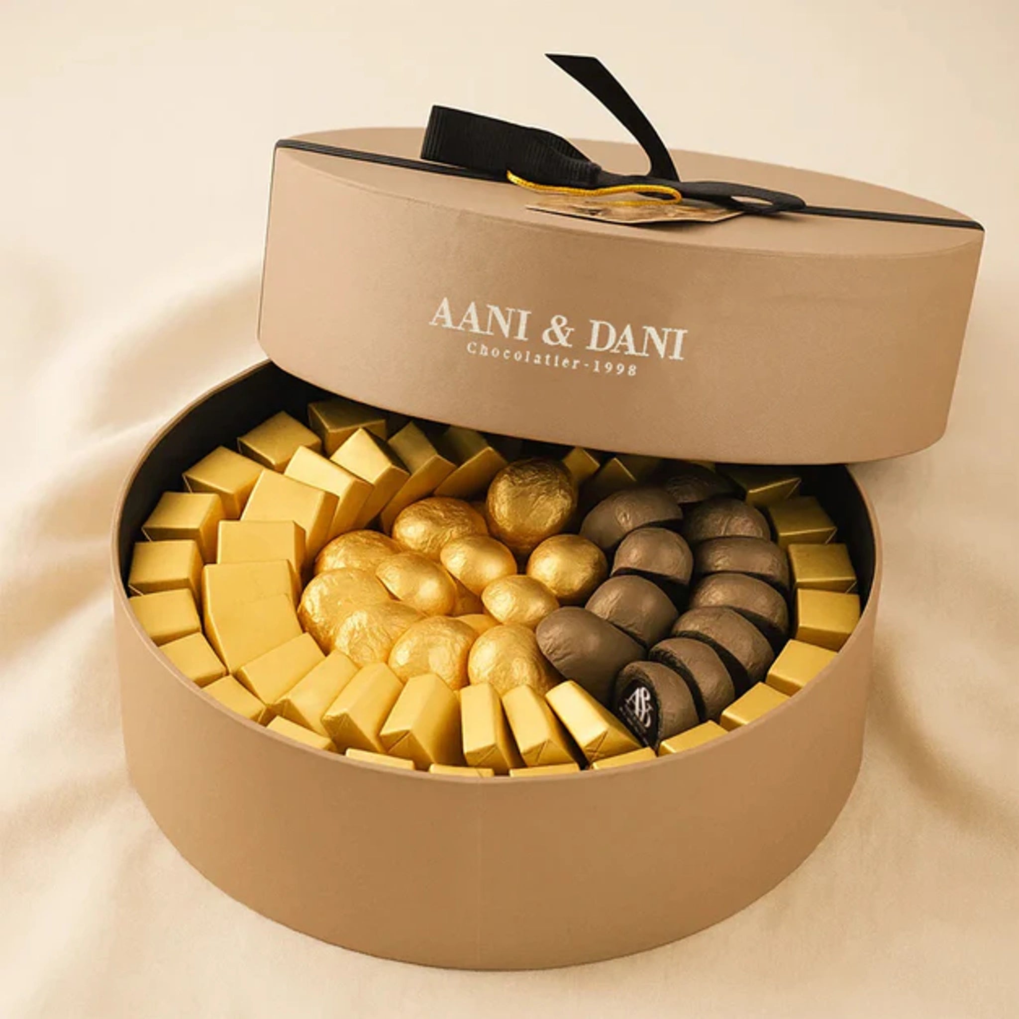Aani & Dani – Golden Signature Chocolate Box